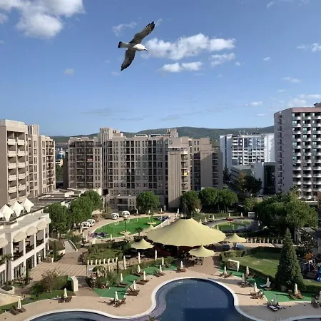 Menada In Royal Apartment Slantschew brjag