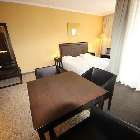 Apartment Menada In Royal