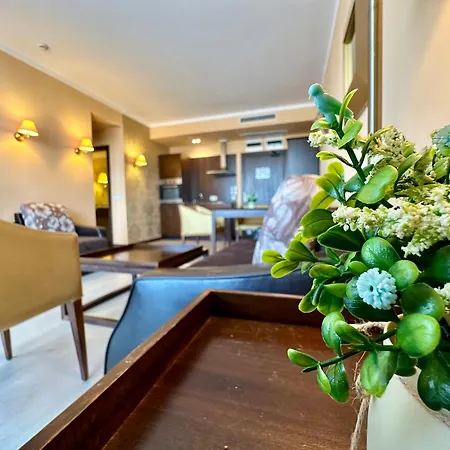 Apartment Menada In Royal