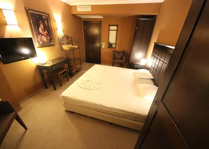 Menada In Royal Appartement