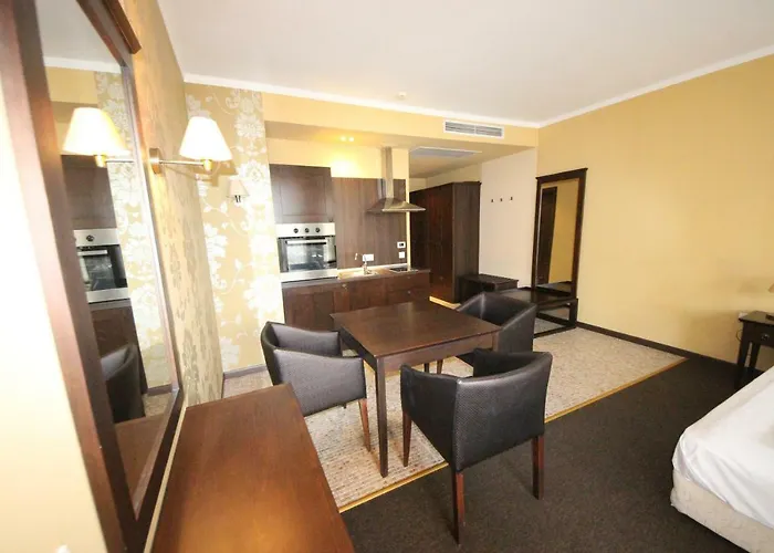 Menada In Royal Apartament