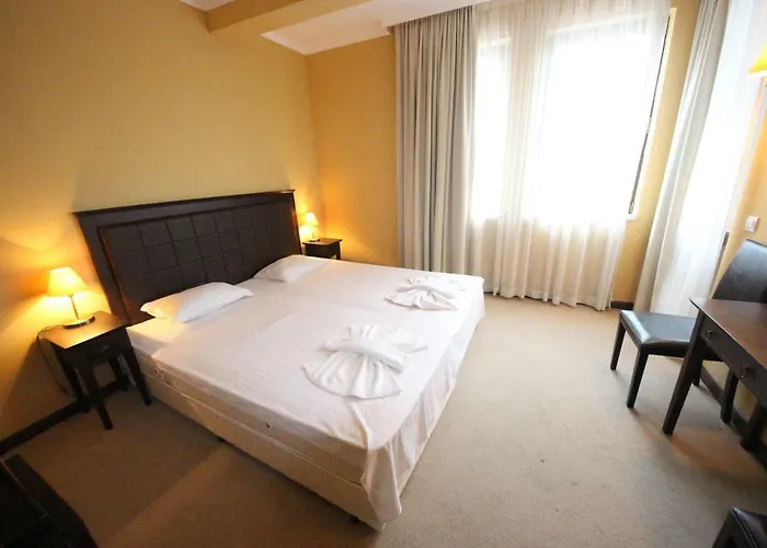 Menada In Royal Appartement *